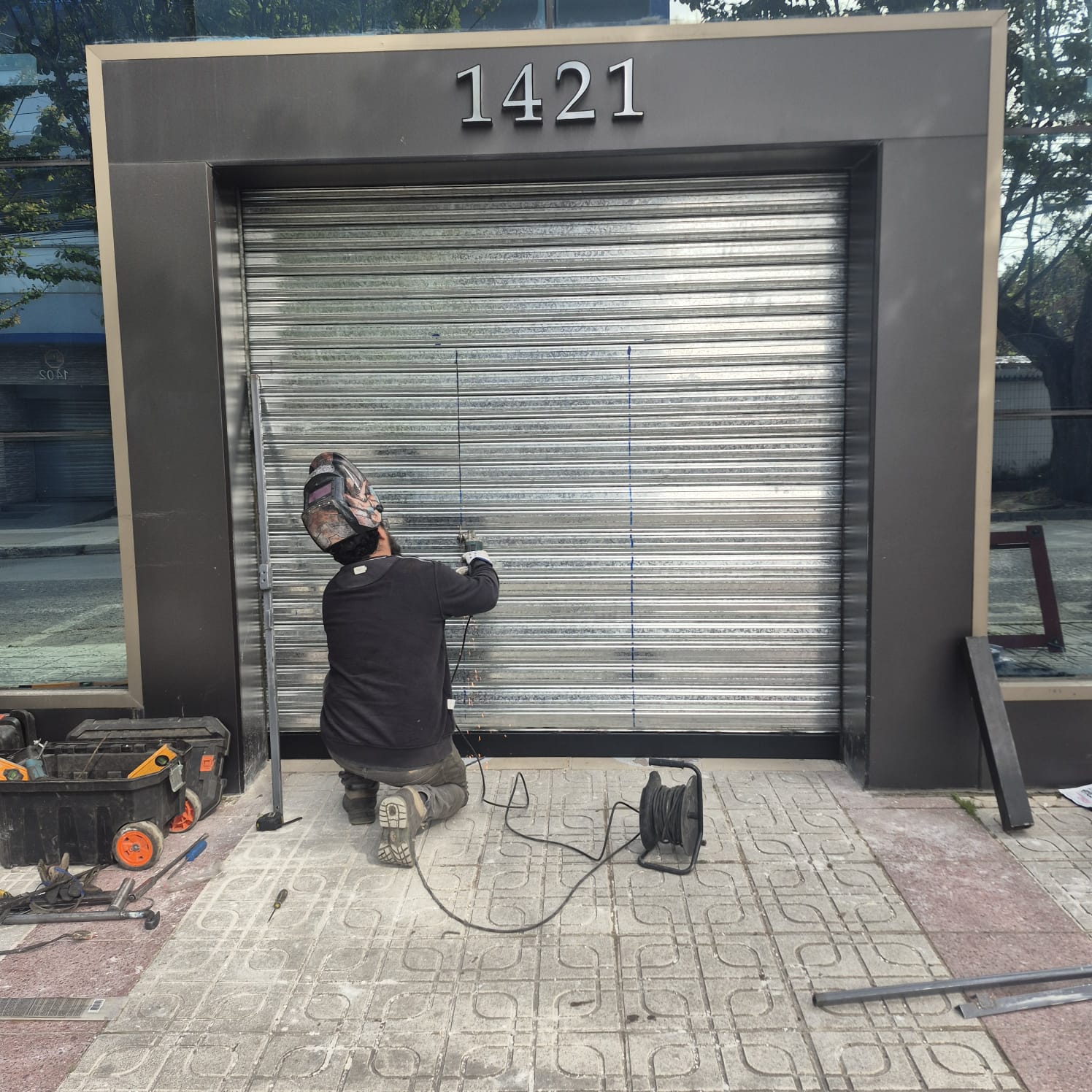 Imagen del proyecto Instalación Profesional de Cortina Metálica