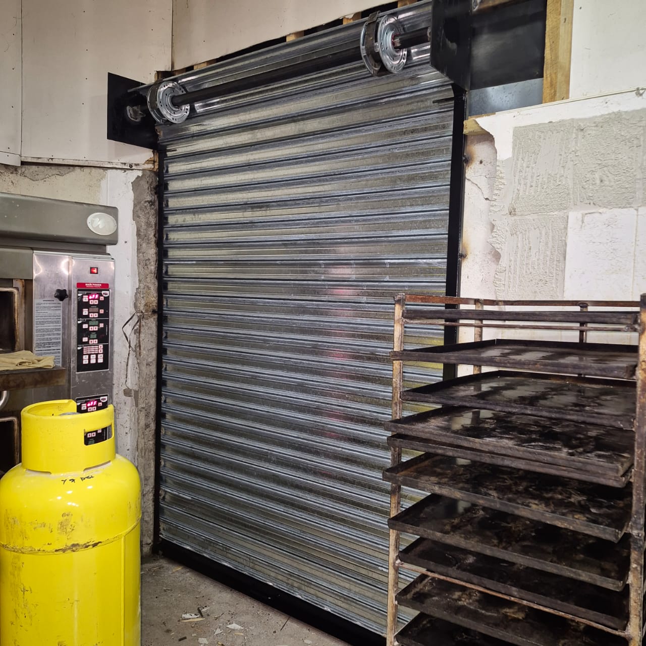 Imagen del proyecto Cortinas Metálicas para Interiores y Divisiones